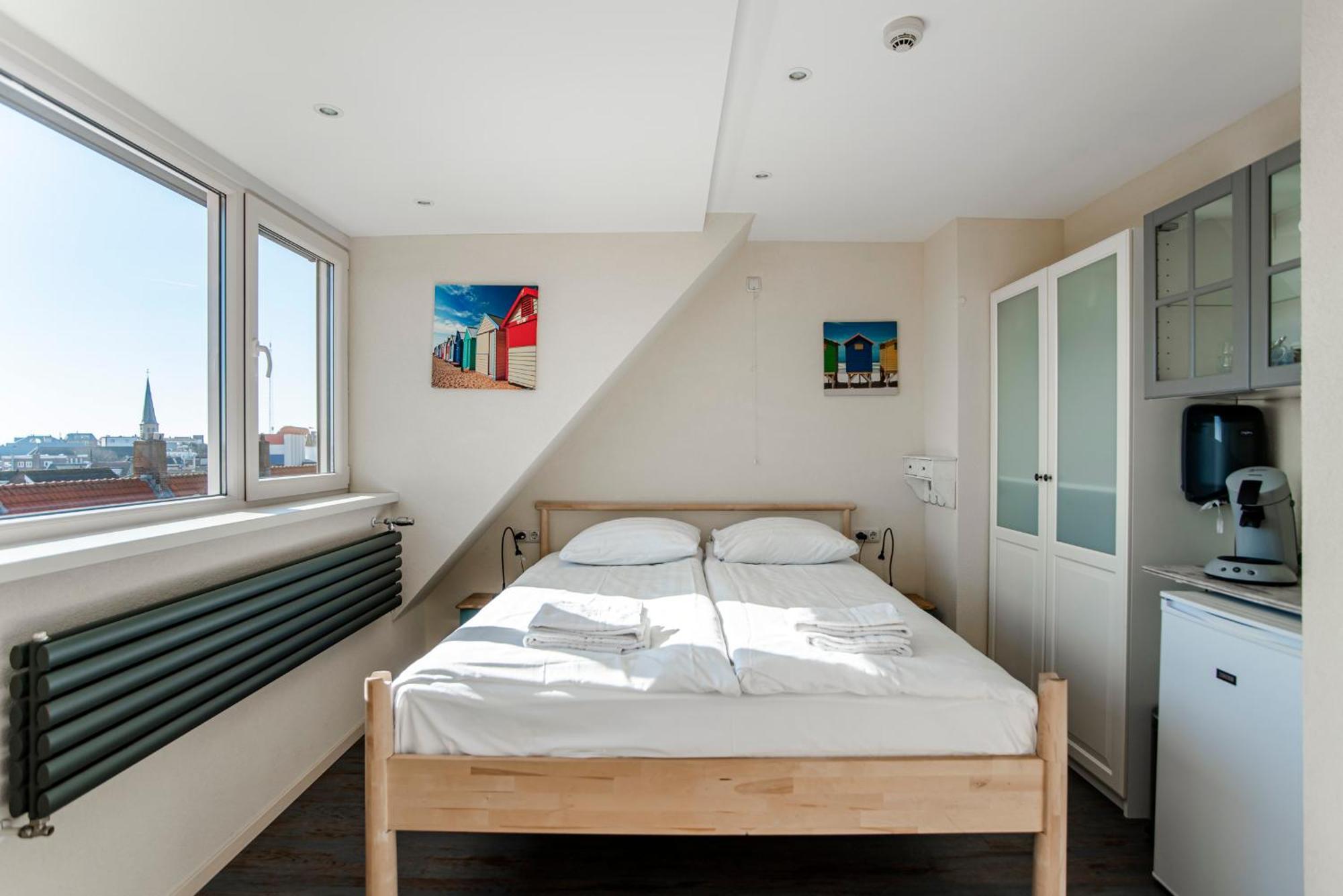 Pension Sixtysix Зандфорт Номер фото